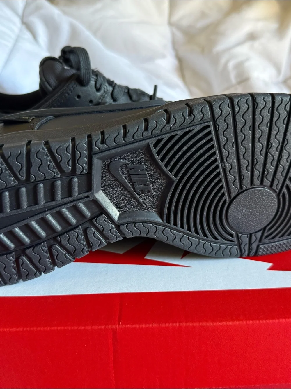 Nike Men’s Black Low-Top Leather Sneakers with GORE-TEX